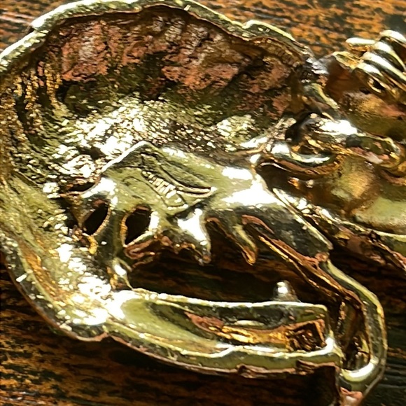 Gold Crawfish Brooch - Picture 7 of 10